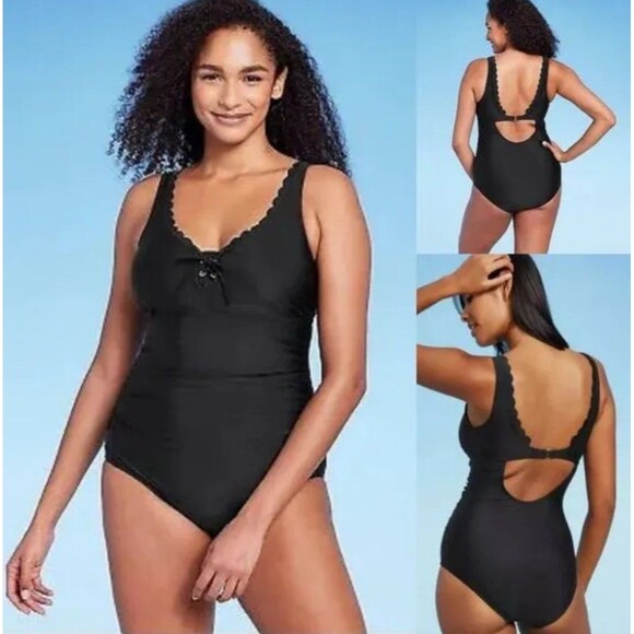 NWT Black Kona Sol Grommet Scallop Full Coverage One Piece Swim Suit - Picture 1 of 2